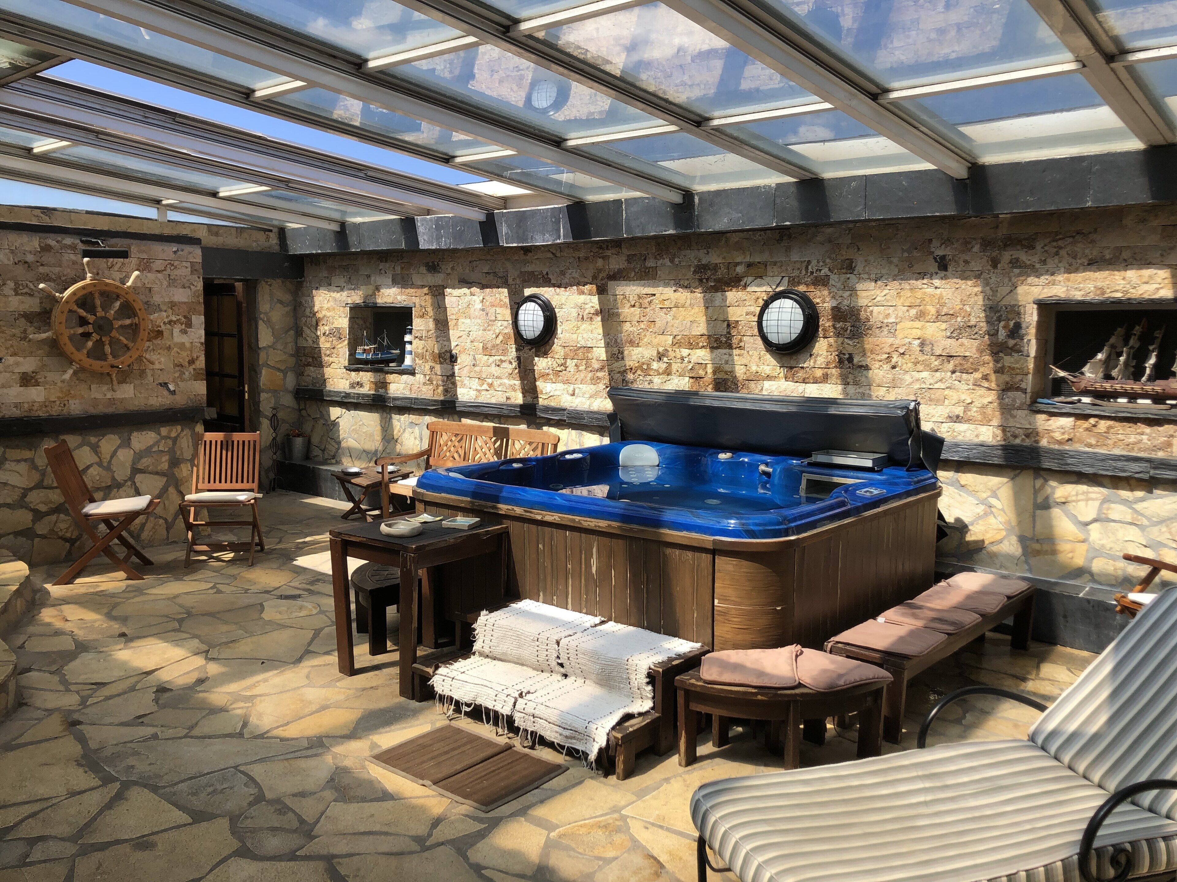 Villa EL PLUADOR CASTLE with jacuzzy, pool and beautiful views