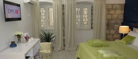 1 室のベッドルーム、インターネット