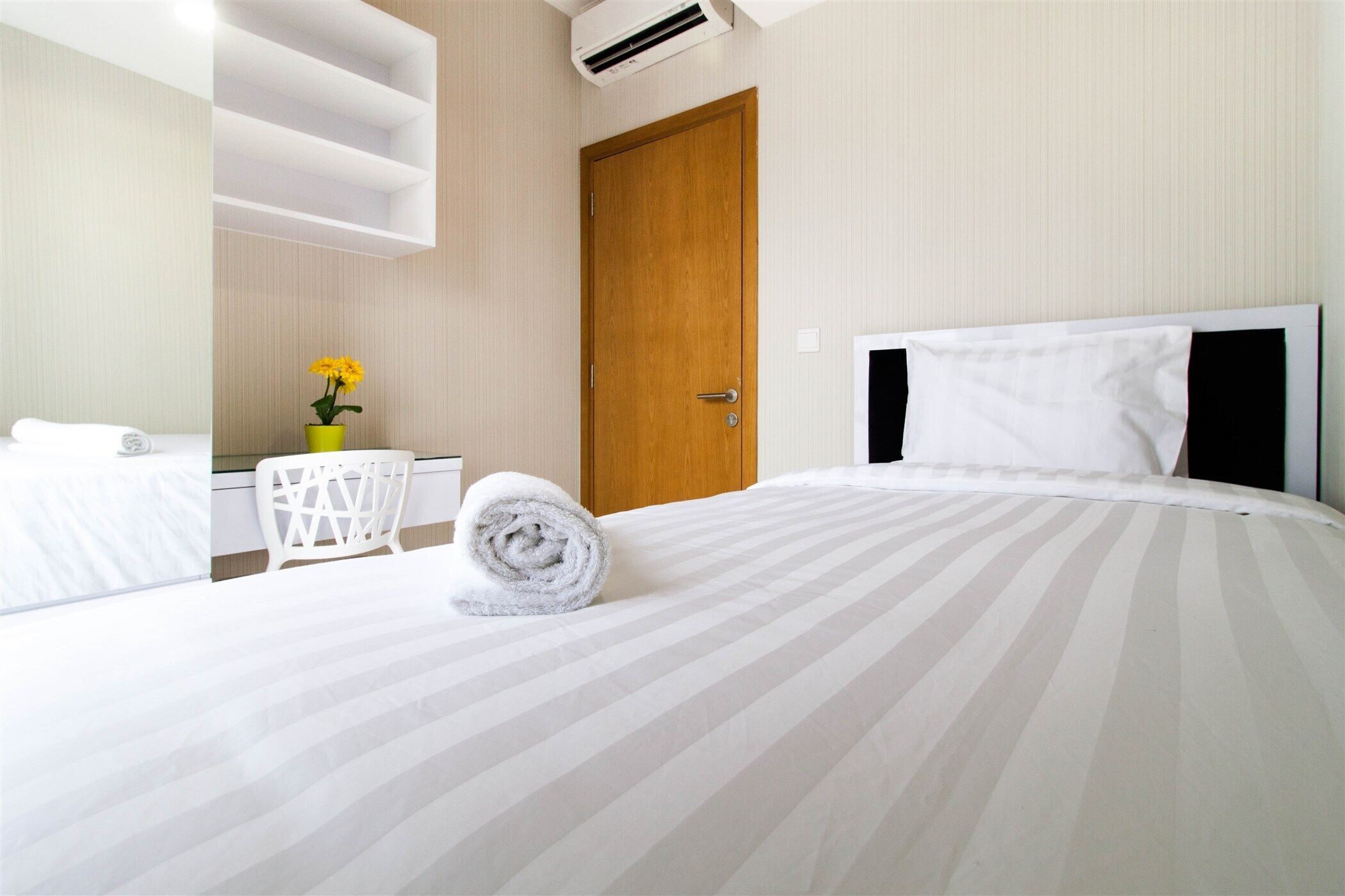 2BR Modern Furnished The Mansion Apartment By Travelio