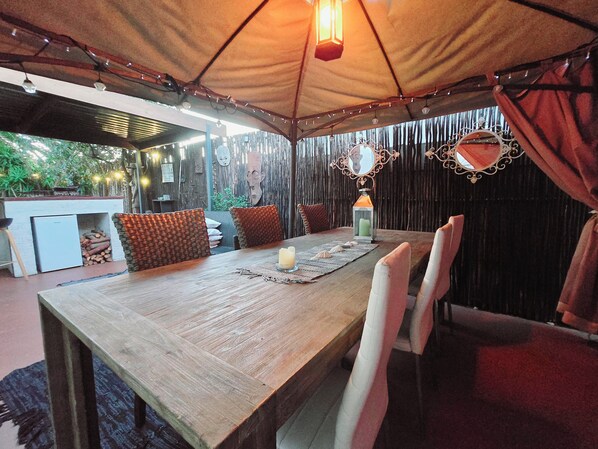 Outdoor dining