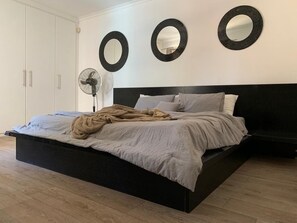 3 chambres, fer et planche Ă repasser, Wi-Fi, draps fournis