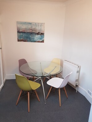 Dining - Quirky Coach House on Plymouth Hoe (Plymouth)