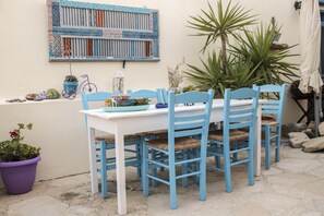 Outdoor dining - Villa Rodanthi in Kamilari (Kamilari)
