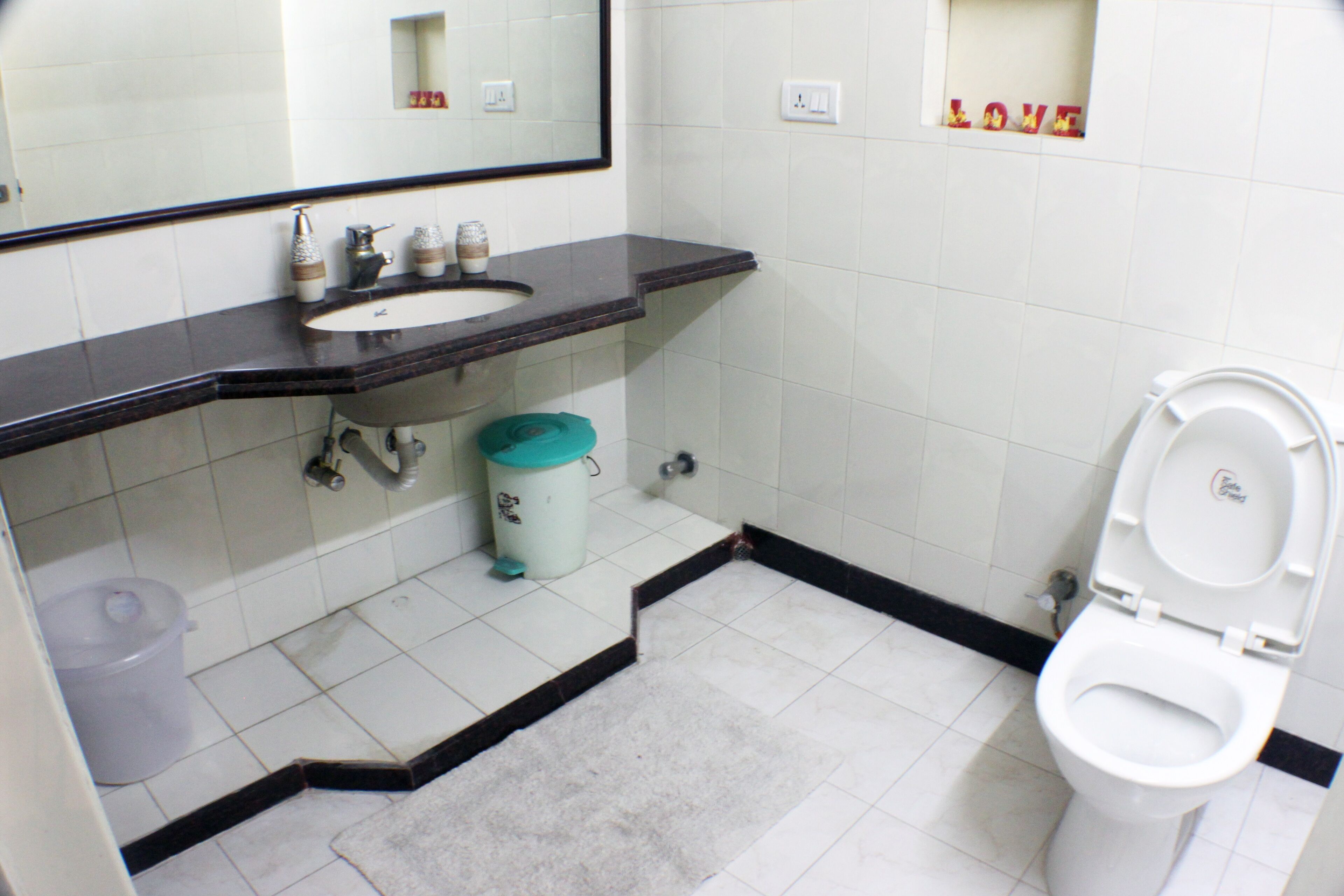 Upscale Apartment in Posh Alipore Area