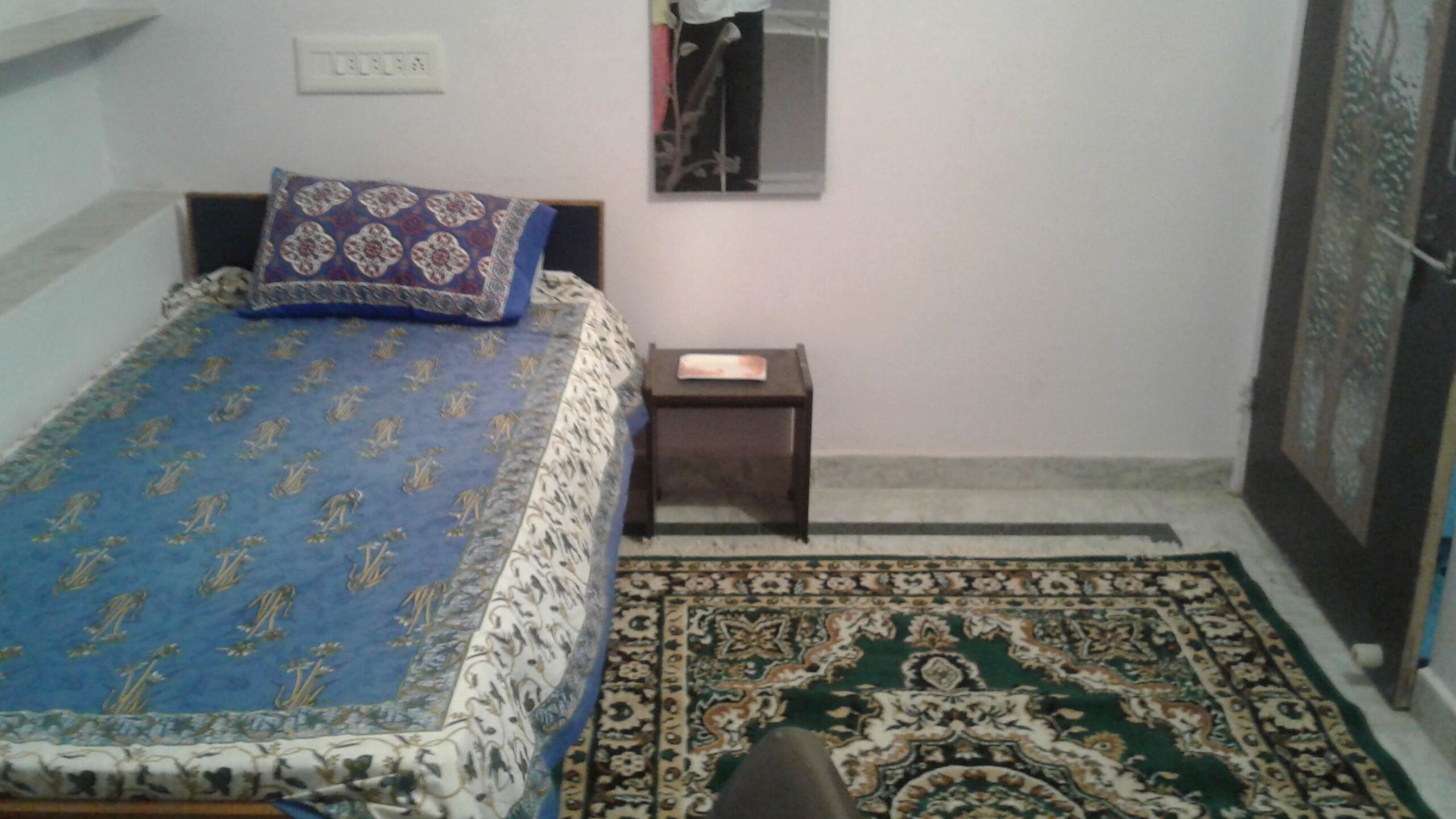 High comfortable home atmospher  at prime location with real warm feeling