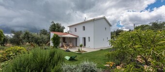 Casa do Olival, Guest accommodation in Figueiró dos Vinhos.