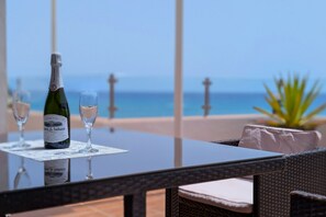 Outdoor dining - Modern & Sea views: Apartment La Roca (Torremolinos)