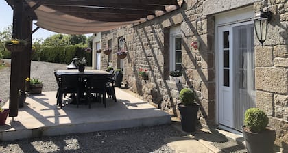 SPACIEUSE Ferme de famille dans 3 hectares avec une vue imprenable, une utilisation exclusive.