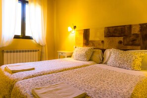 2 bedrooms, iron/ironing board, WiFi, bed sheets - Self catering El Manantial del Fresno for 4 people (Hervás)