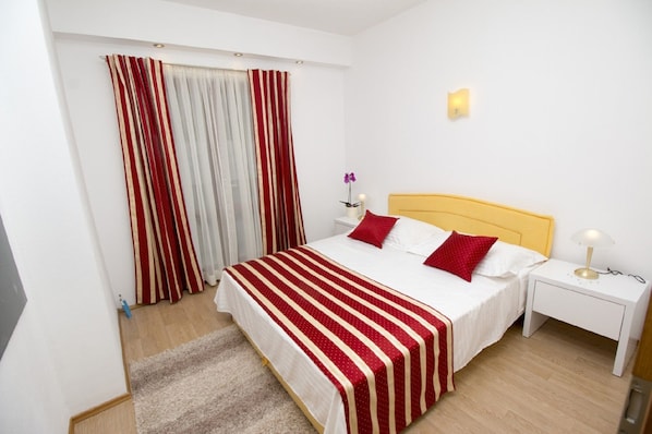 1 bedroom, in-room safe, iron/ironing board, WiFi