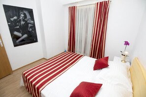 1 chambre, coffres-forts dans les chambres, fer et planche Ă repasser
