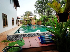 Pool - COMFORT  PRIVATE 5 BEDROOM  HOUSE NEAR AGNKOR PARK + BREAKFAST  (Krong Siem Reap)