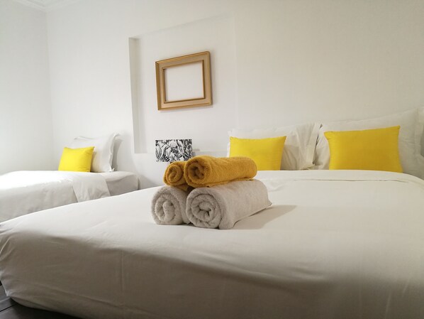 5 bedrooms, iron/ironing board, WiFi, bed sheets