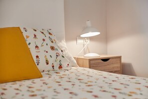 2 habitaciones, tabla de planchar con plancha, internet y ropa de cama 