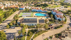 Exterior - Villa Oásis, Piscina Privada, Ténis, Jacuzzi e Piscina Aquecida do Condomínio! (PortimÃ£o)