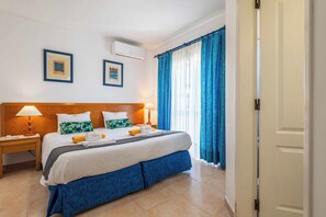 4 bedrooms, iron/ironing board, free WiFi - Villa Oásis, Piscina Privada, Ténis, Jacuzzi e Piscina Aquecida do Condomínio! (PortimÃ£o)