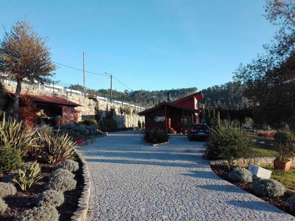 Property grounds - FIELD OF SOBARBO - Rural Guest House (penafiel)