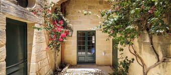 Dar tal-Patri Villa in Gozo with private pool, quiet location & family friendly