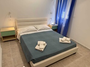 2 makuuhuonetta, silitysrauta/-lauta, vauvan matkasänky, ilmainen Wi-Fi