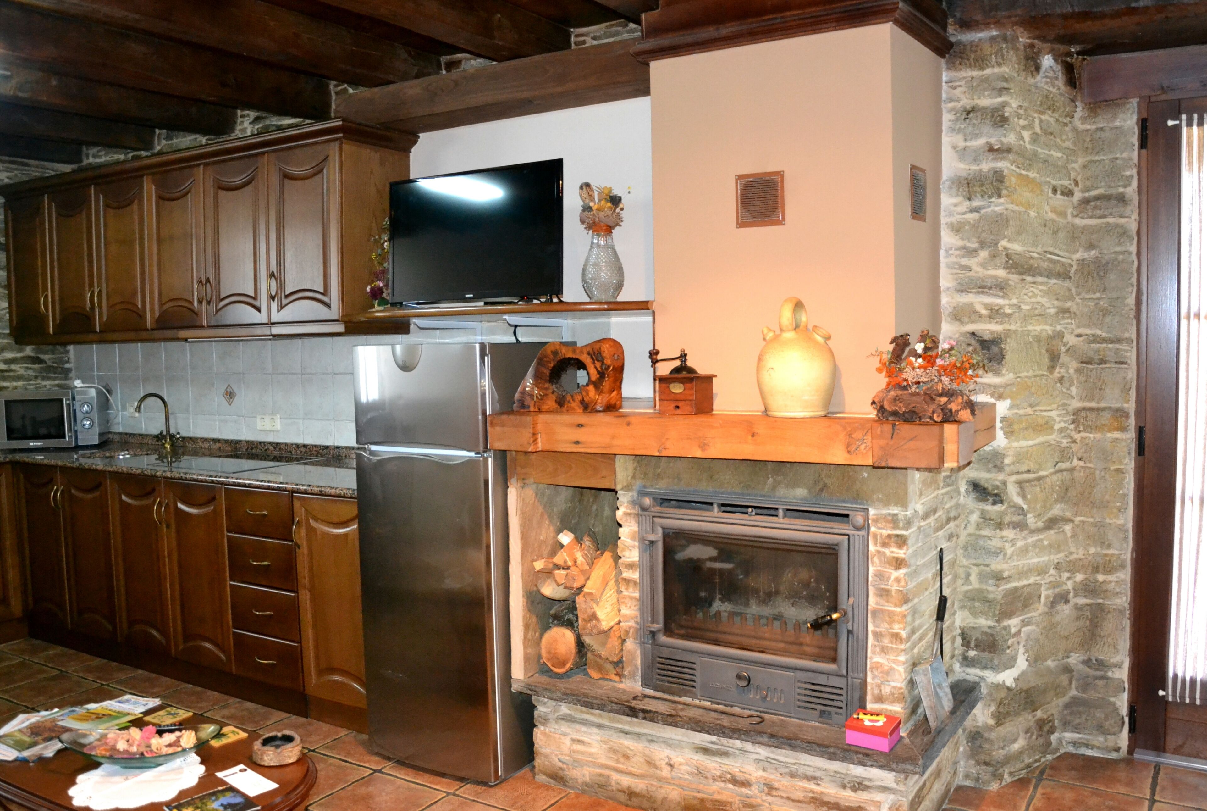 RURAL APARTMENT "LA CARBAYEIRA" - LARGE DUPLEX WITH TWO TICKETS