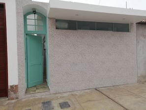 Exterior detail - Cerro beach house Azul, surfing, fishing, running, swimming, marine gastronomy (Cerro Azul)