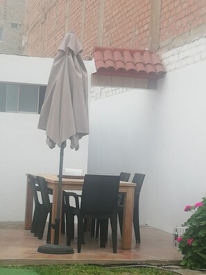 Outdoor dining - Cerro beach house Azul, surfing, fishing, running, swimming, marine gastronomy (Cerro Azul)