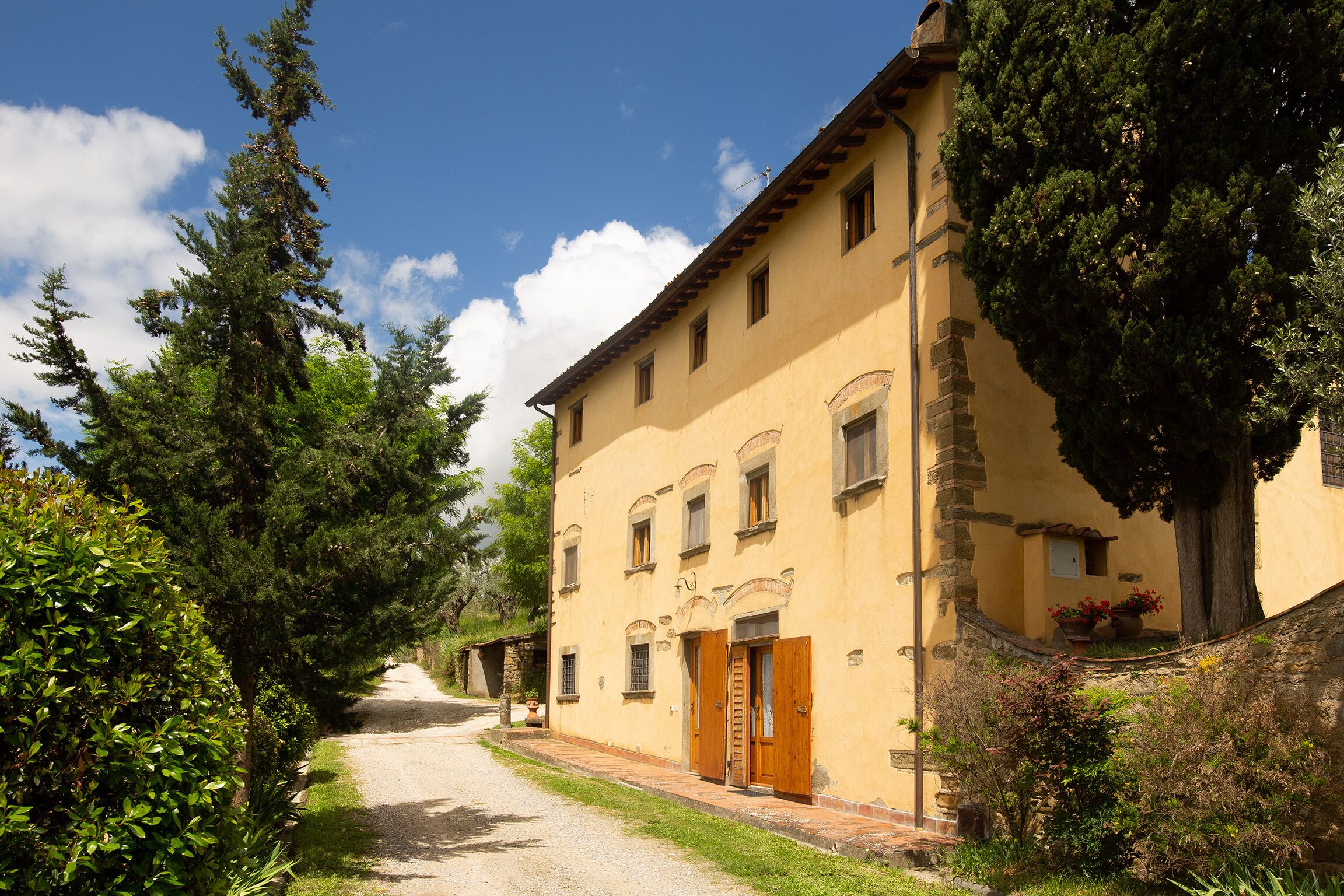PANORAMA on CHIANTI BELLACASA FOR FAMILIES WITH GARDEN AND POOL WIFI FREE