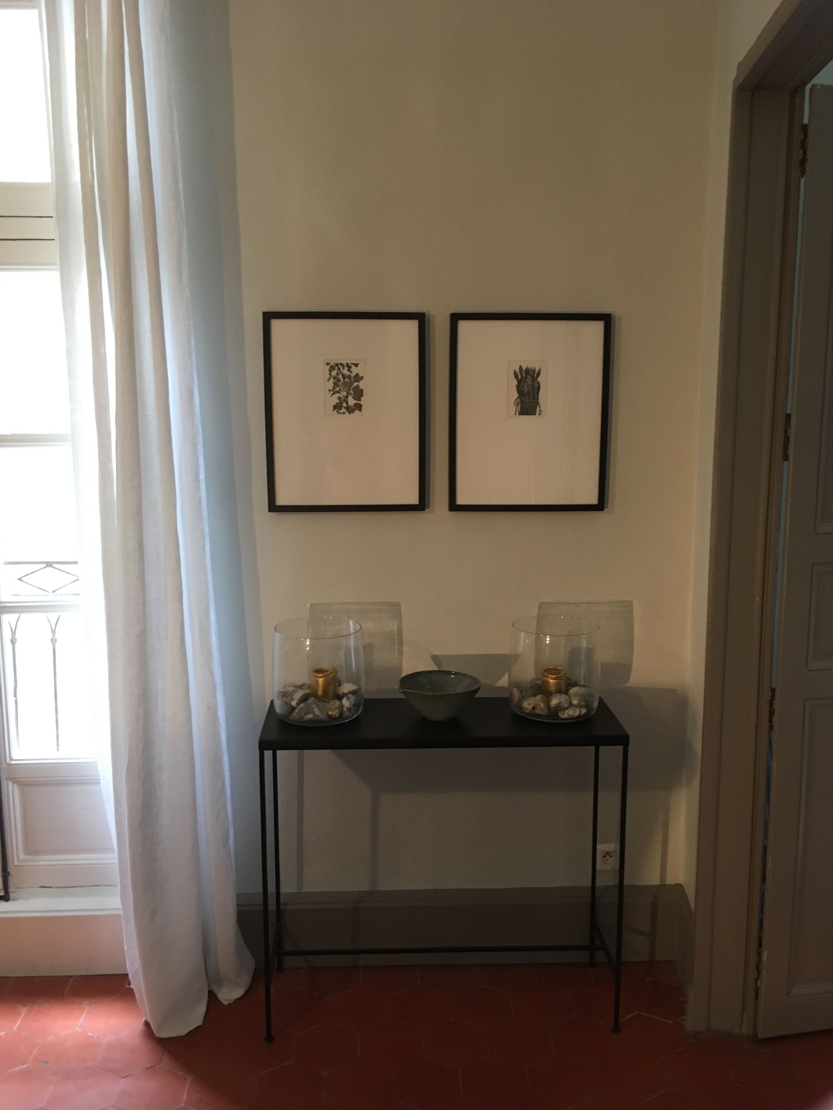 Spacious, stylish, comfortable apartment in the historic heart of Pézenas.
