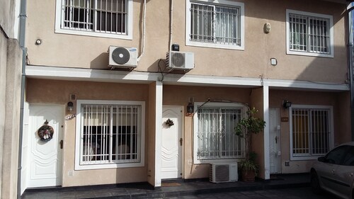 Comodo Duplex con 2 cocheras