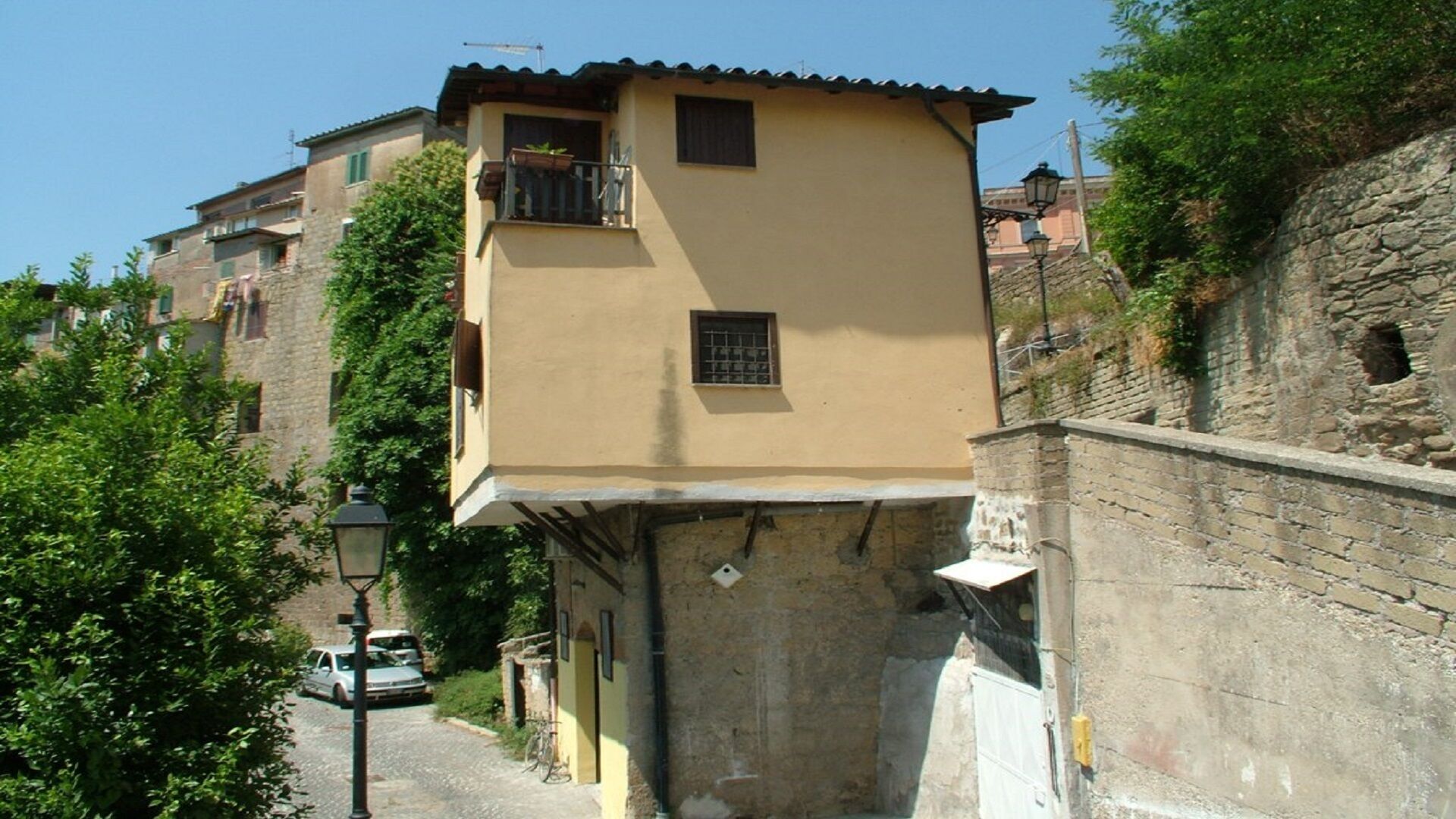 Independent annex a stone's throw from Rome