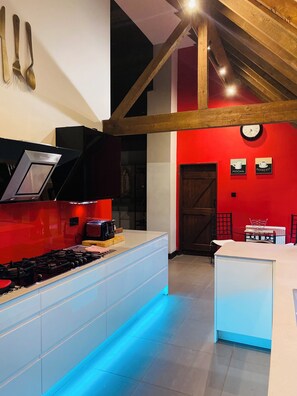 Dining - Slps 14 The Lake House Somerset From £100-£150pppn Festive1-3 nights from £5k (West Buckland)