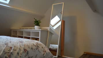 2 habitaciones, tabla de planchar con plancha, wifi y ropa de cama