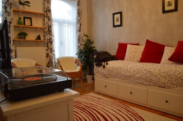 2 chambres, fer et planche à repasser, Wi-Fi, draps fournis