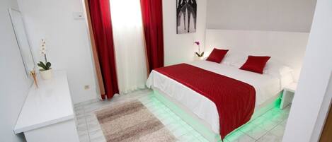 2 bedrooms, in-room safe, iron/ironing board, WiFi