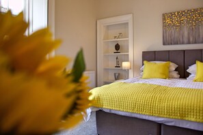 2 عدّة غرف نوم ومكواة/لوح كي وواي فاي مجانًا وملاءات أسرّة