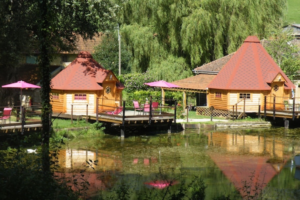 Kotas Finlandais avec ponton au bord de l'eau