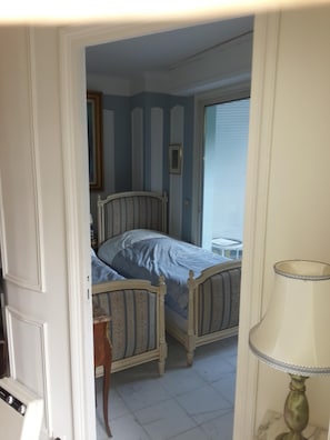 1 chambre, fer et planche à repasser, Wi-Fi gratuit