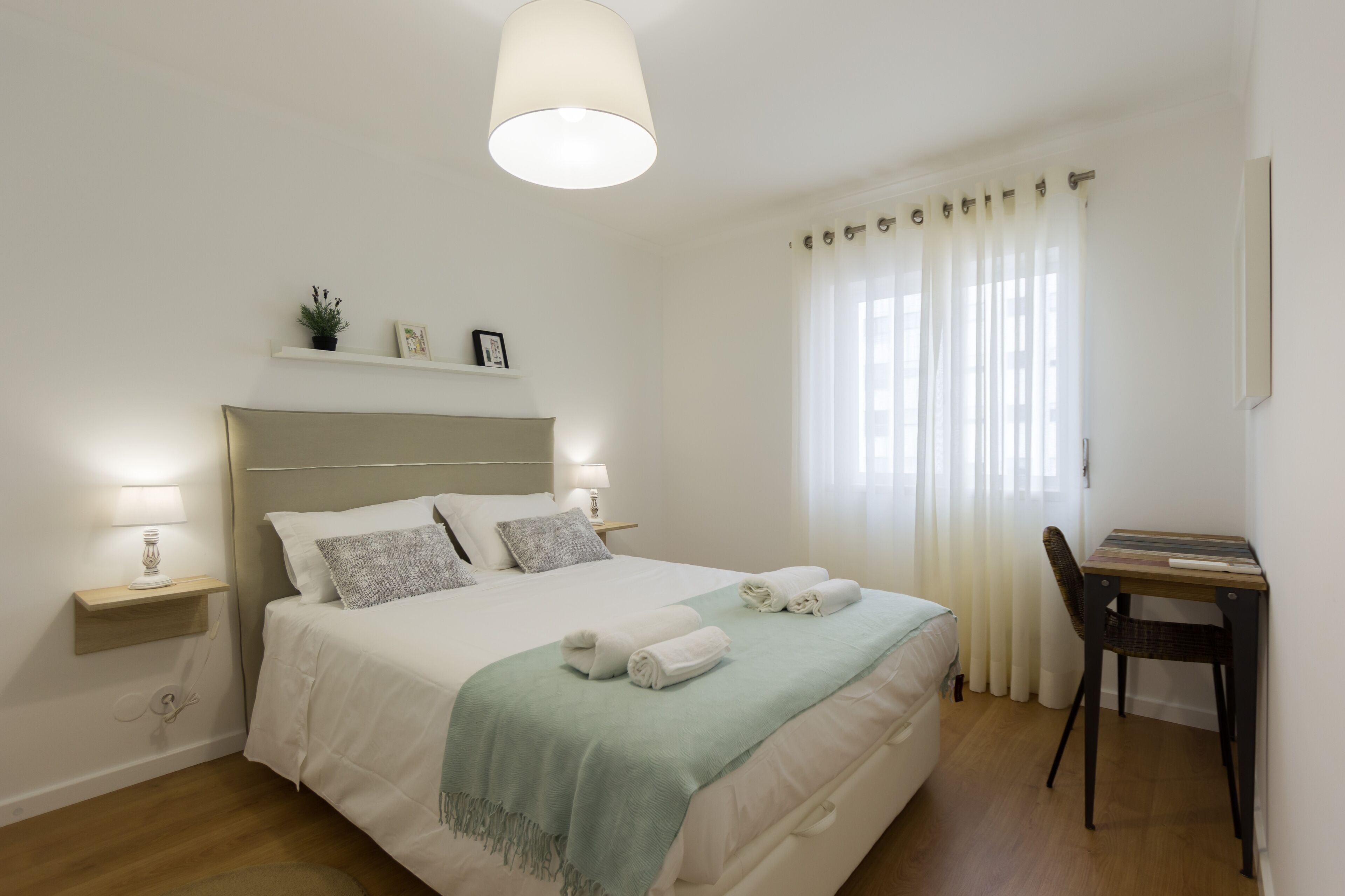 3 chambres, fer et planche à repasser, accès Internet, draps fournis