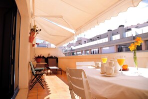 Outdoor dining - Penthouse SOL City Centre (Alacant)