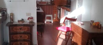 Nydelig hus i fiskehavnen i Toscana, 150 km nord for Roma