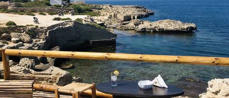 تناول الطعام بالخارج