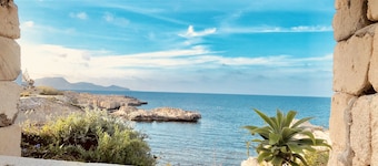 Villa "Le Calette" Favignana "Casa 2" livello inferiore con veranda e giardino