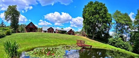 Property grounds. Dzukijos uoga – a wonderful lakeside & forest villa near Druskininkai -Lithuania