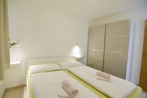 1 bedroom, iron/ironing board, free WiFi, bed sheets - Anna cottage, air-conditioned, next to the sandy beach, 1 bedroom, Wi-Fi (Zambratija - Umag)