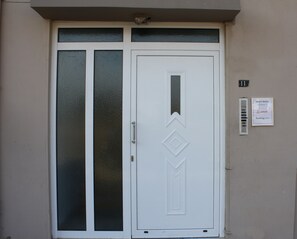 Exterior detail - Apantment with beautiful terrace near the airport (Iraklio)