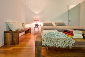 In-room safe, iron/ironing board, travel cot, free WiFi