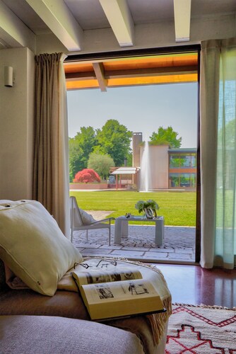 Country House Water Court: App. Lilium