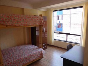 2 bedrooms, desk, internet, bed sheets
