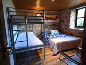 2 bedrooms, iron/ironing board, bed sheets
