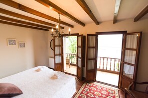 4 chambres, bureau, fer et planche à repasser, Wi-Fi gratuit